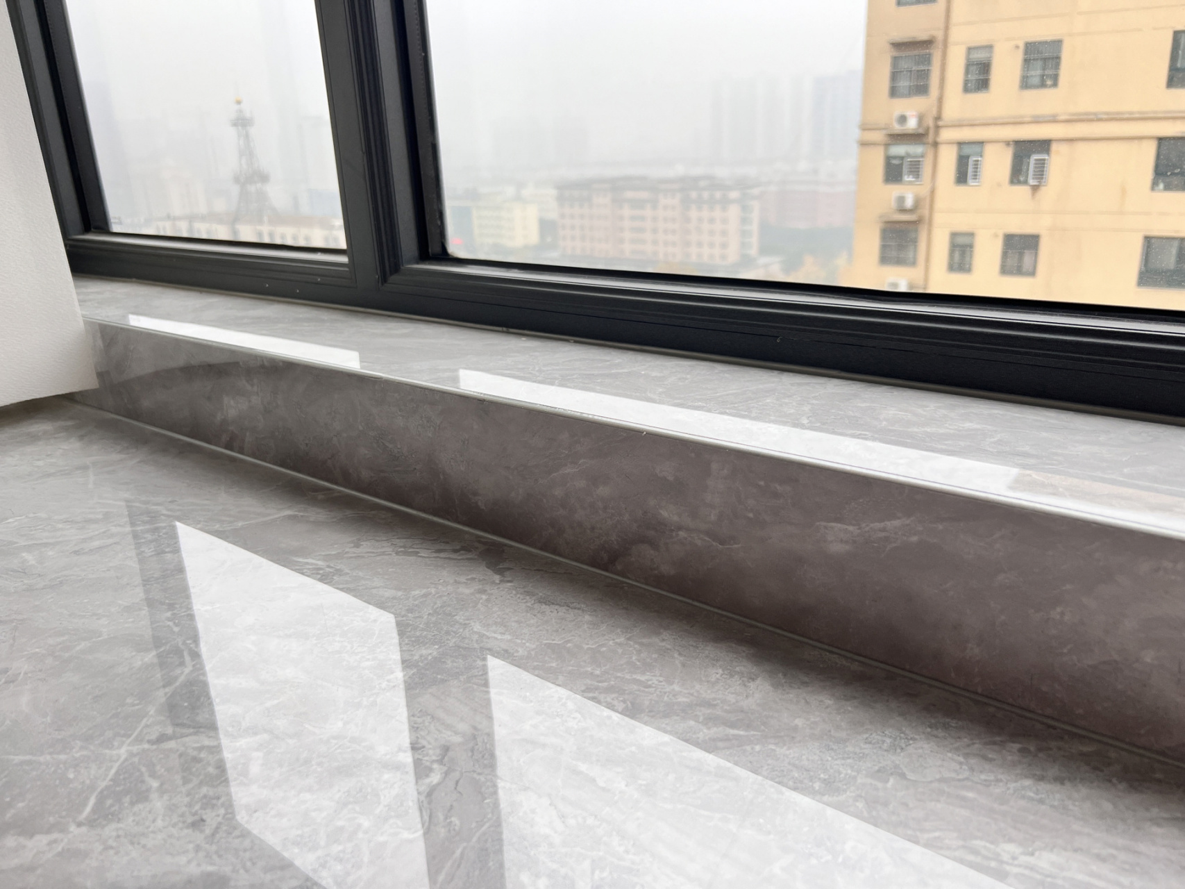 瓷砖坏了一块怎么处理(瓷砖损坏了一点怎么补救)