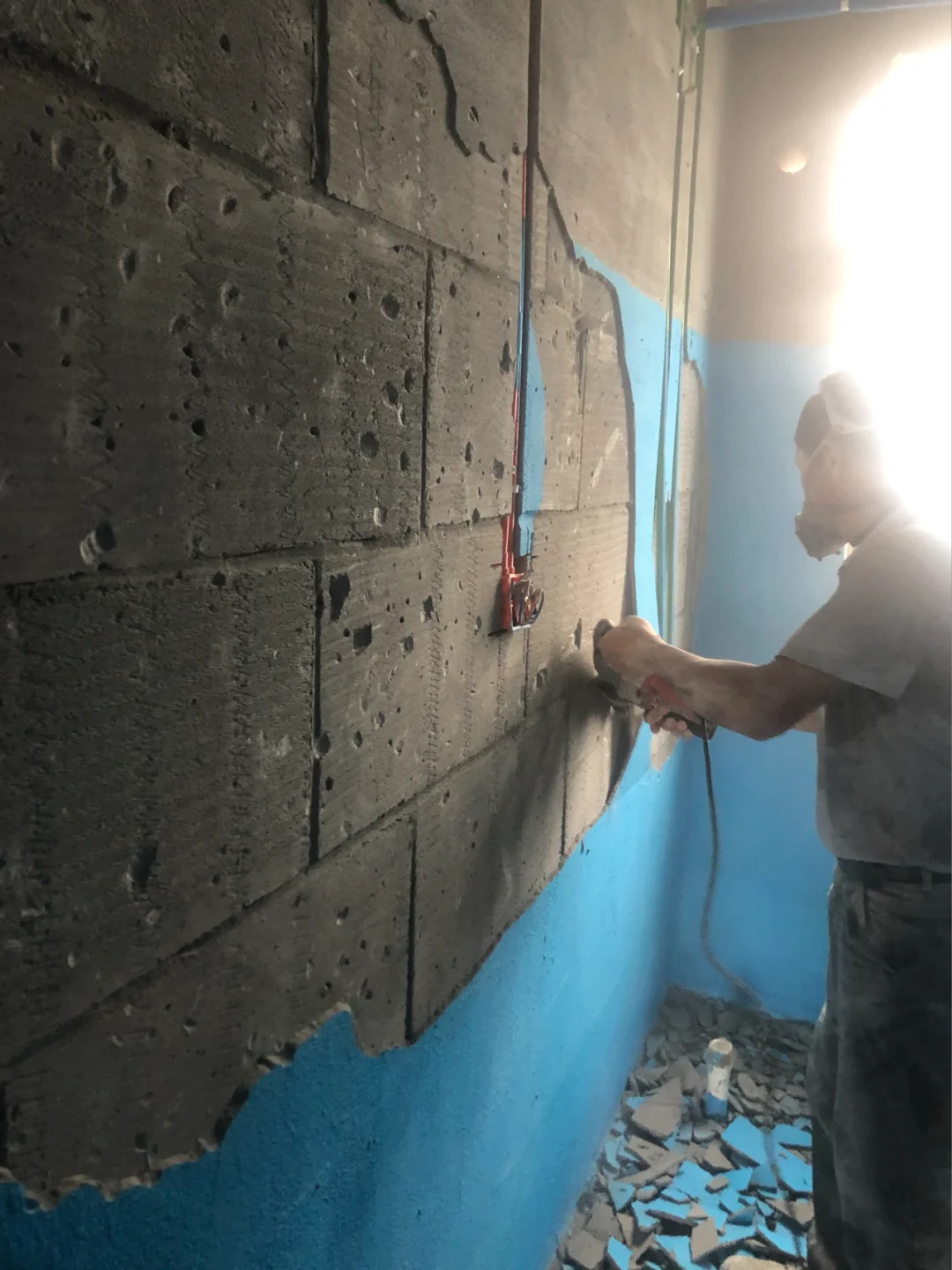 厨房墙面空鼓没处理就贴砖(厨房墙面空鼓没处理就贴砖可以吗)