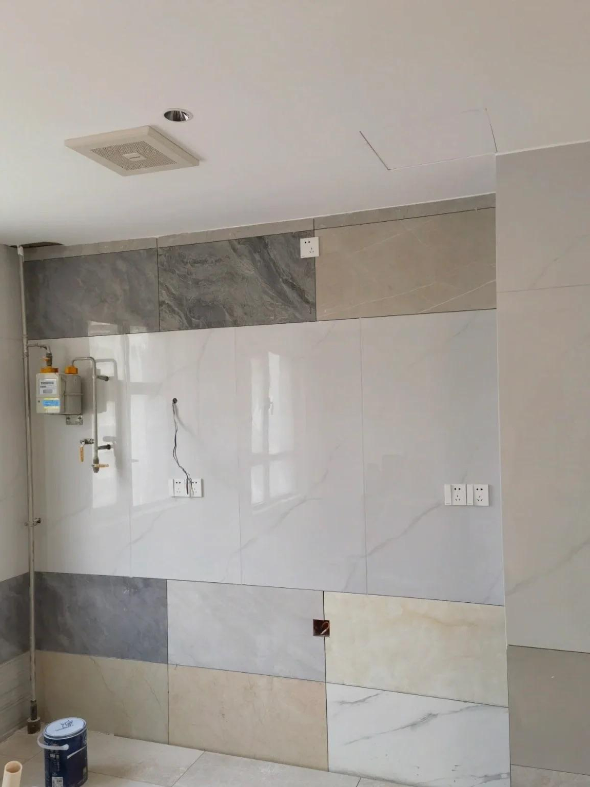 瓷砖店介绍的师傅贴的砖出问题了(瓷砖店介绍的师傅贴的砖出问题了谁负责)